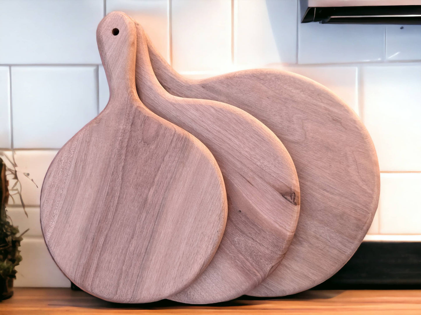 Moroccan Walnut Round Chopping Board: Handmade and Practical