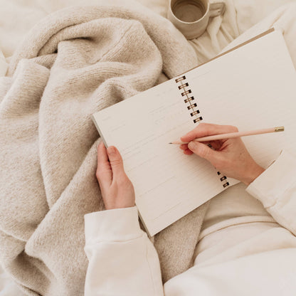 Daily Pause Journal—Your Path to Mindful Living and Gratitude